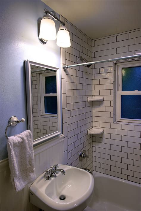 What Makes Small Bathrooms Beautiful? Easy Reno Ideas