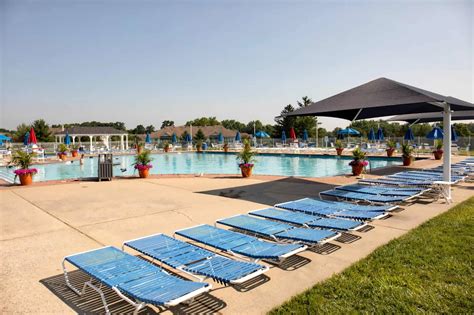 What's Open At Knob Hill Outdoor Pool? Summer Fun Guide