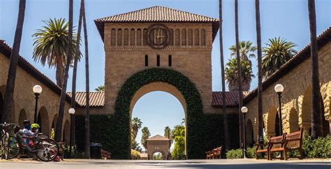 What's Stanford University Self Guided Tour? Easy Navigation