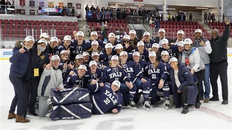 Women S Hockey Yale Secures Program First Spot In Frozen Four With