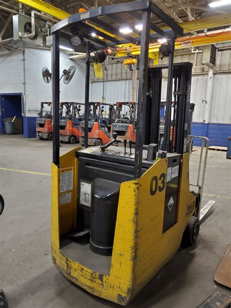 Yale 3 000 Lb Stand Up Electric Forklift Model Esco30abn24te083 S N