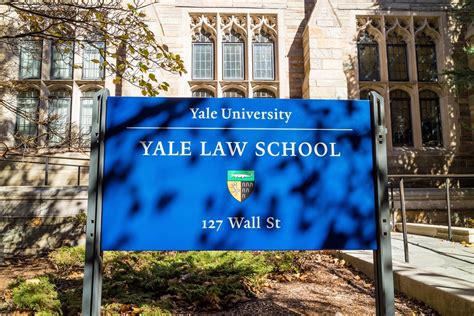 Yale Law Courses: Comprehensive Guide