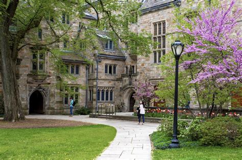 Yale Residential Colleges: Unique Campus Experience