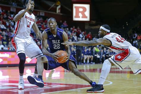 Yale Takes Providence To Brink But Bulldogs Come Up Short 76 74 Mid