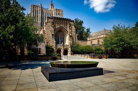 Yale University: Discover Rich History