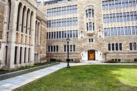 Yale University Pics: Explore Campus Life